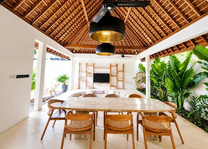 Toro - 4 Bedroom - New - 13m Pool, Bingin 别墅