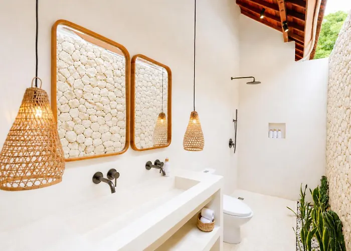 Toro - 4 Bedroom - New - 13m Pool, Bingin 乌鲁瓦图